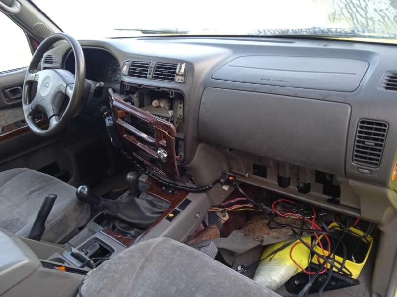 nissan patrol gr (y61) del año 2000