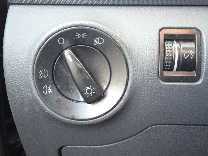 seat alhambra (7v9) del año 2003