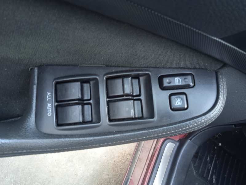 toyota avensis berlina (t25) del año 2003