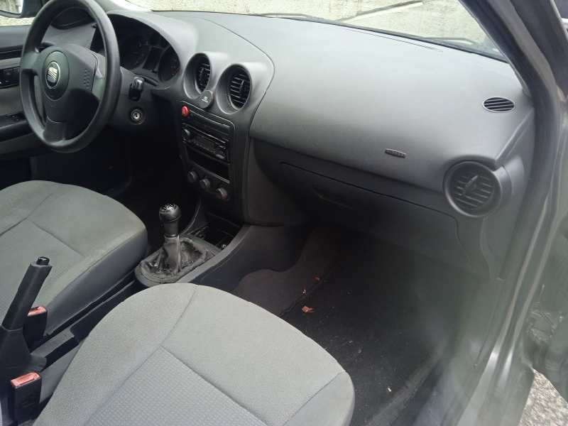 seat ibiza (6l1) del año 2002