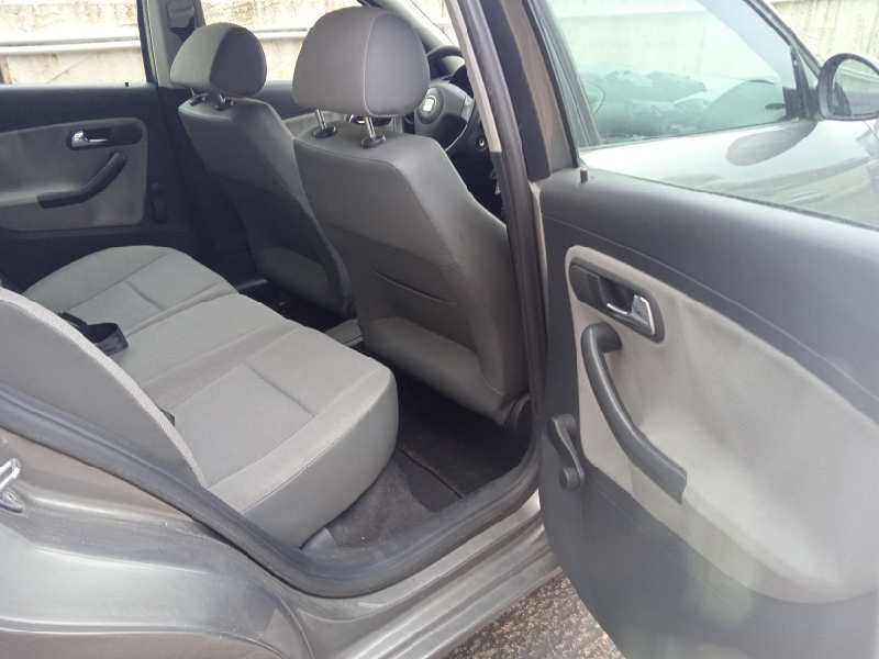 seat ibiza (6l1) del año 2002