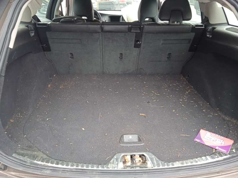 volvo v60 kombi cross country del año 2015