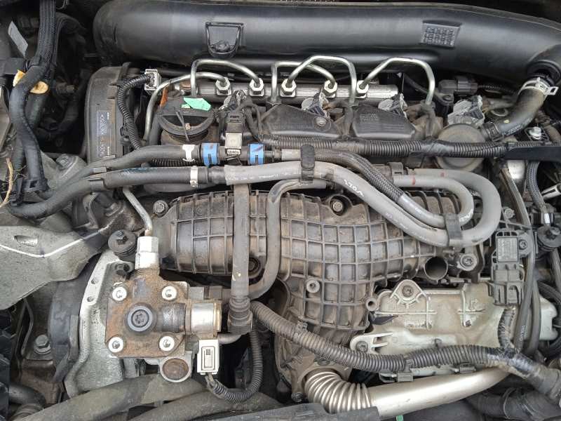 volvo v60 kombi cross country del año 2015