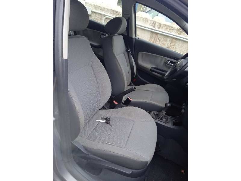 seat ibiza (6l1) del año 2002