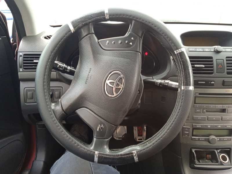 toyota avensis berlina (t25) del año 2003