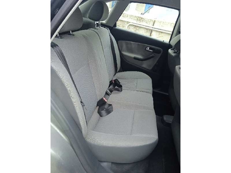seat ibiza (6l1) del año 2002