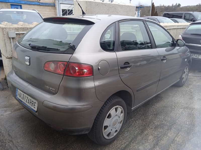 seat ibiza (6l1) del año 2002