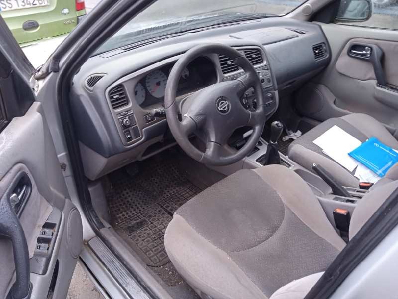 nissan primera berlina (p11) del año 2001