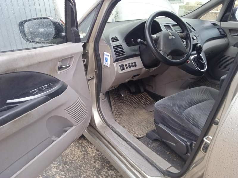 mitsubishi grandis (na0w) del año 2006