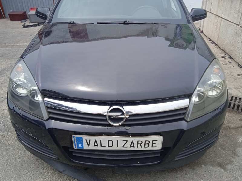 opel astra h berlina del año 2004