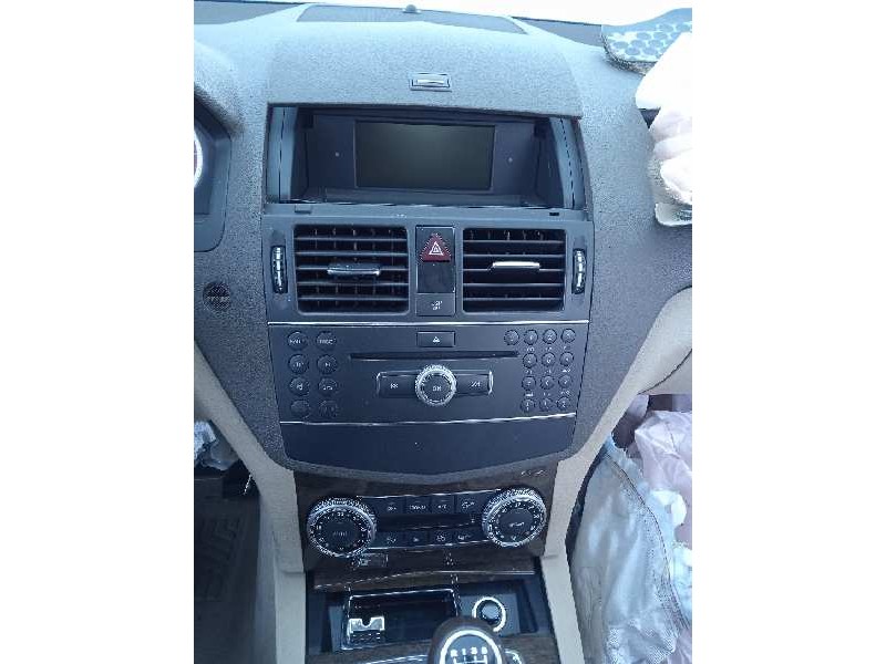 mercedes-benz clase c (w204) berlina del año 2008