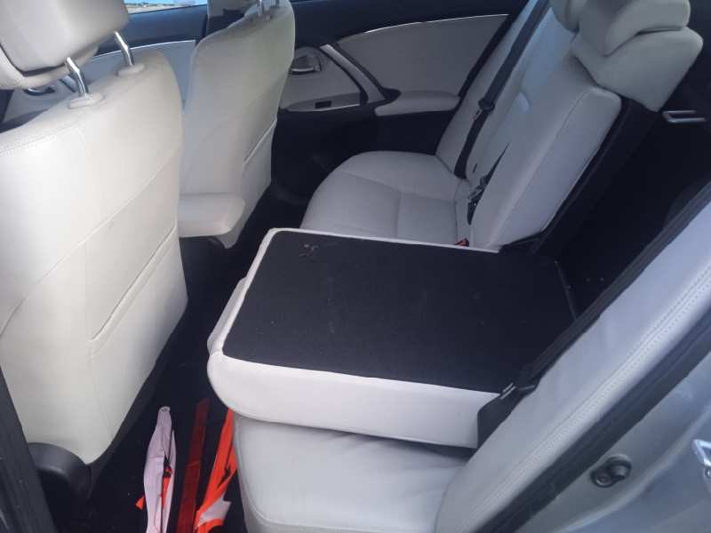 toyota avensis (t27) del año 2012