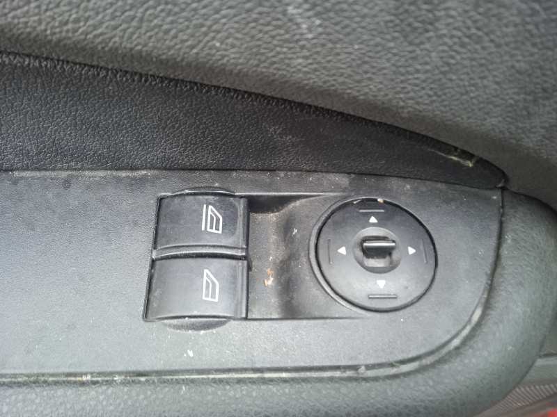 ford focus berlina (cap) del año 2008