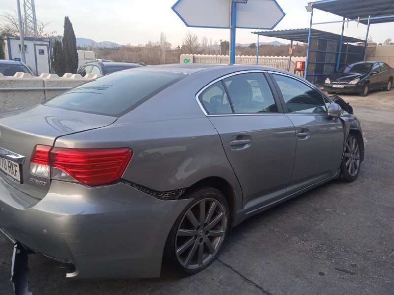 toyota avensis (t27) del año 2012