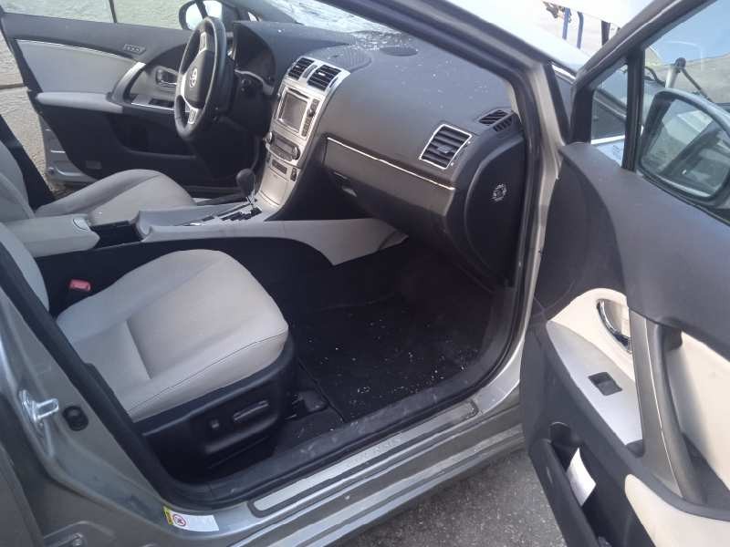 toyota avensis (t27) del año 2012