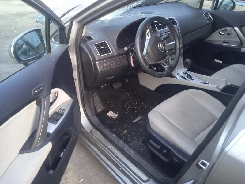 toyota avensis (t27) del año 2012