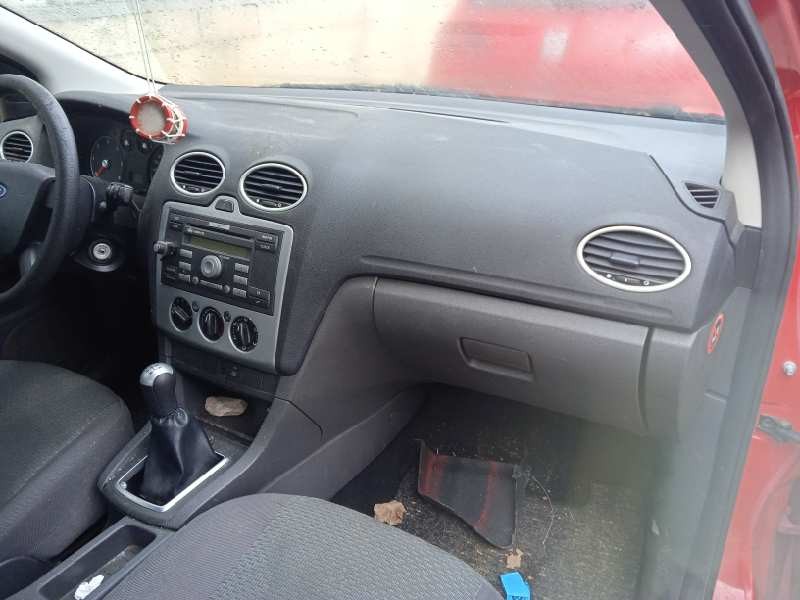 ford focus berlina (cap) del año 2008