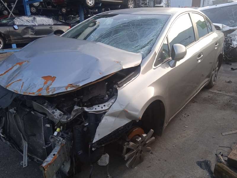 toyota avensis (t27) del año 2012