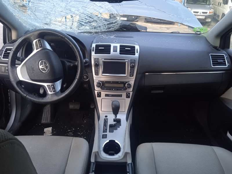 toyota avensis (t27) del año 2012