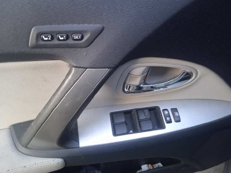 toyota avensis (t27) del año 2012