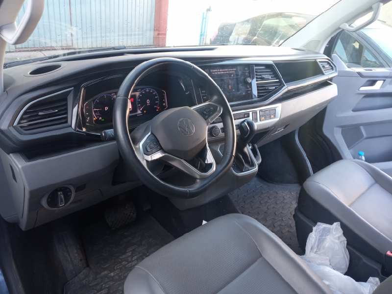 volkswagen t6.1 caravelle (sh) del año 2022