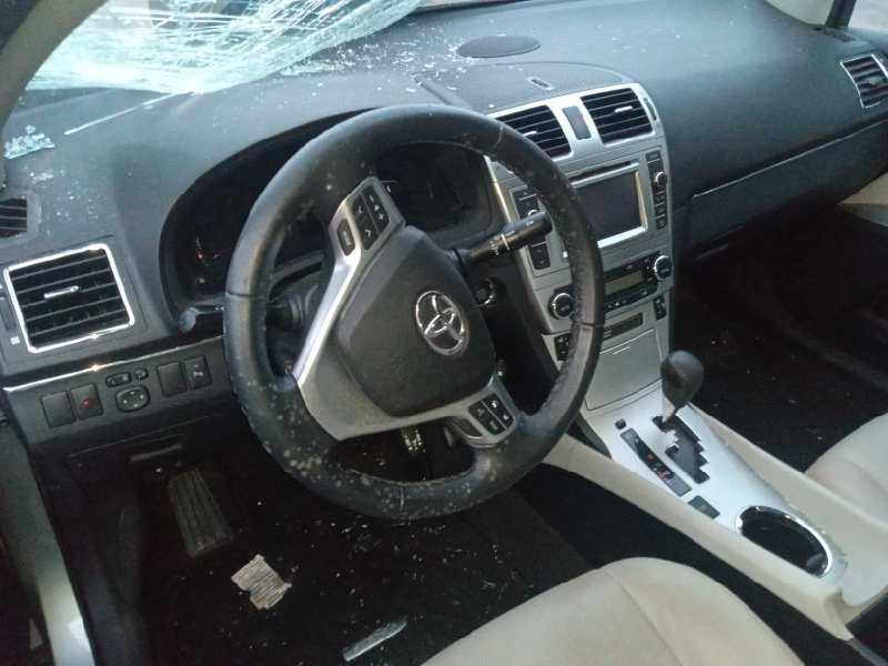 toyota avensis (t27) del año 2012