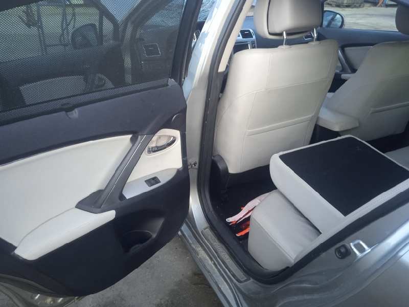 toyota avensis (t27) del año 2012