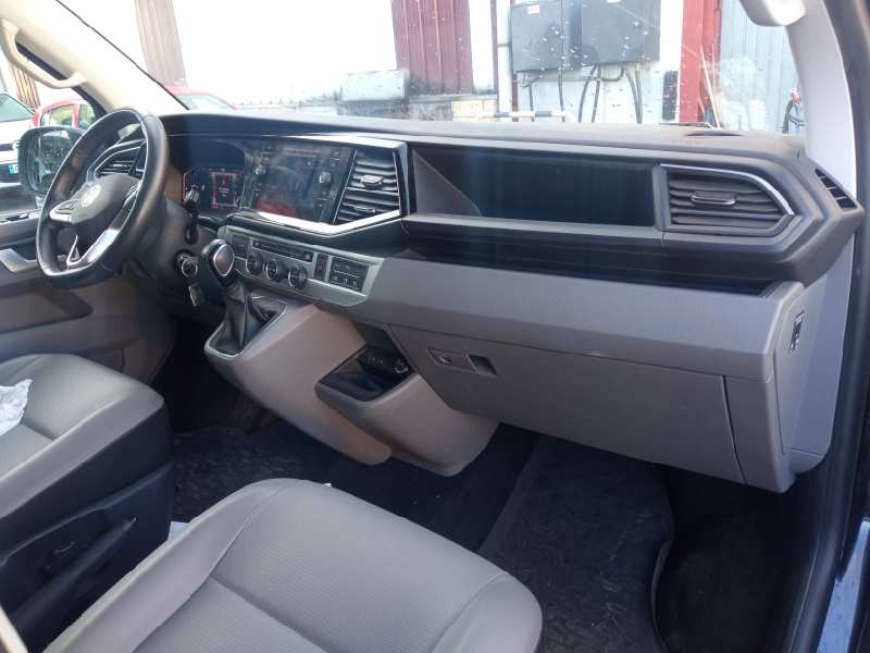 volkswagen t6.1 caravelle (sh) del año 2022