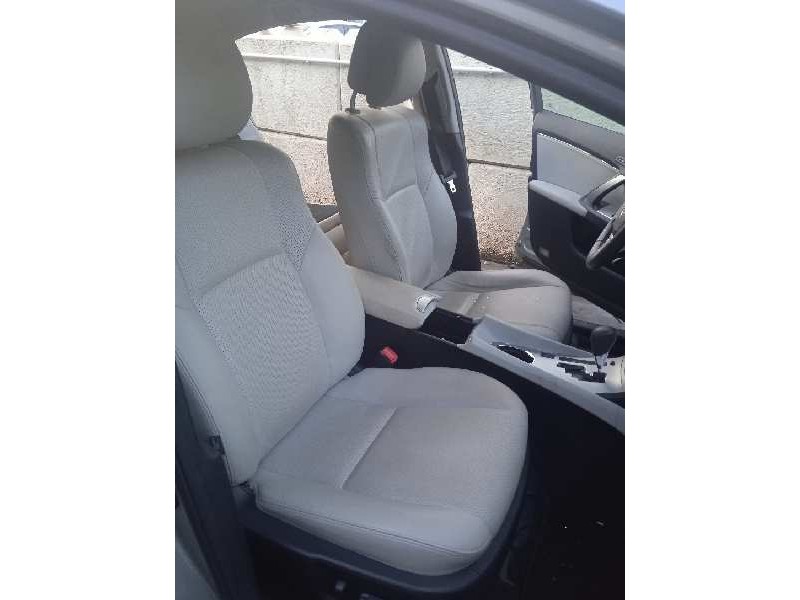 toyota avensis (t27) del año 2012