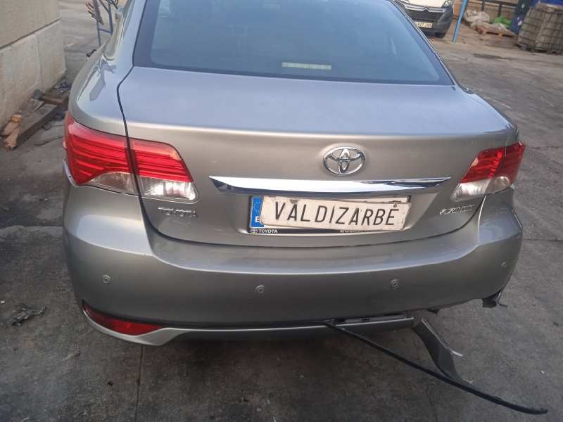 toyota avensis (t27) del año 2012