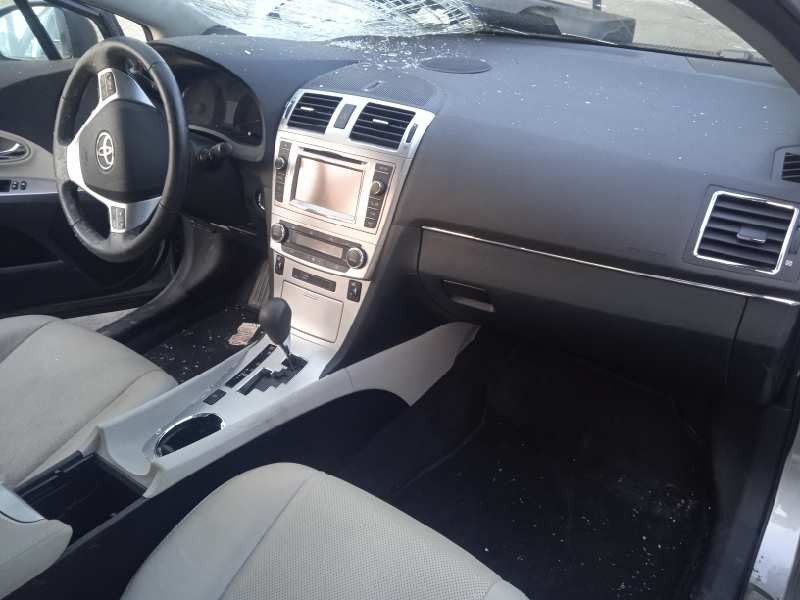 toyota avensis (t27) del año 2012