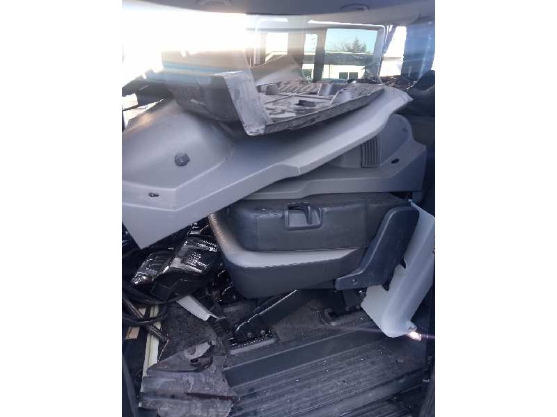 volkswagen t6.1 caravelle (sh) del año 2022