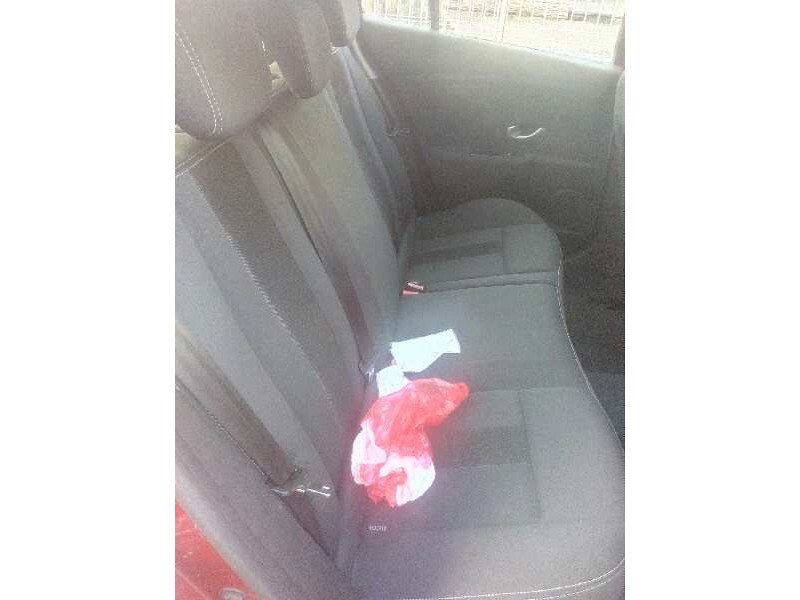 renault megane iii berlina 5 p del año 2009