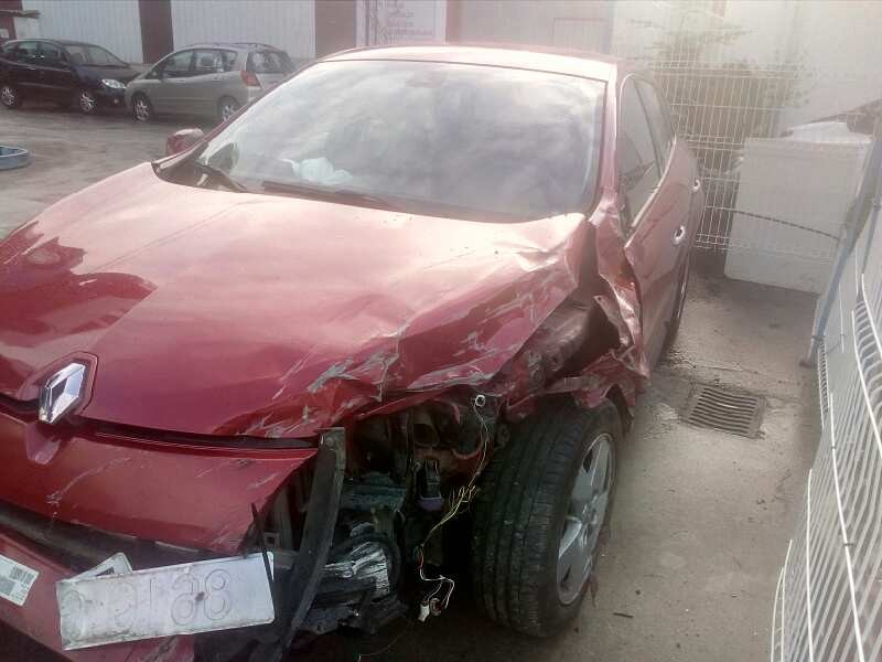 renault megane iii berlina 5 p del año 2009