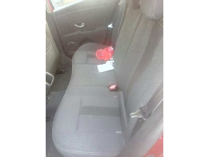 renault megane iii berlina 5 p del año 2009