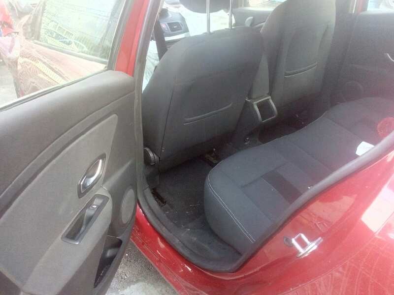 renault megane iii berlina 5 p del año 2009