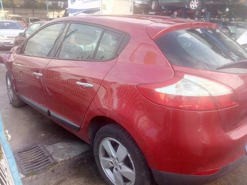 renault megane iii berlina 5 p del año 2009