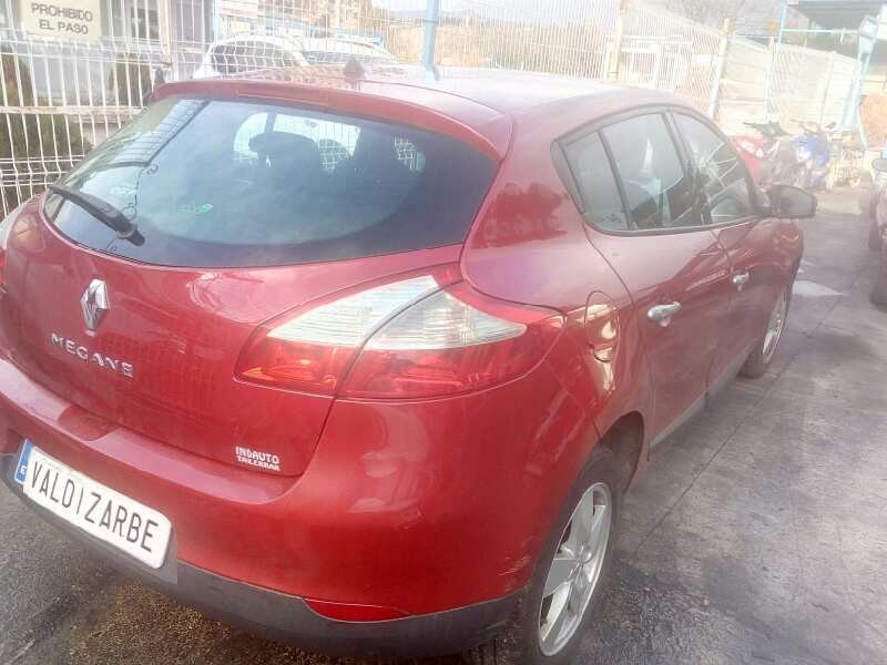 renault megane iii berlina 5 p del año 2009