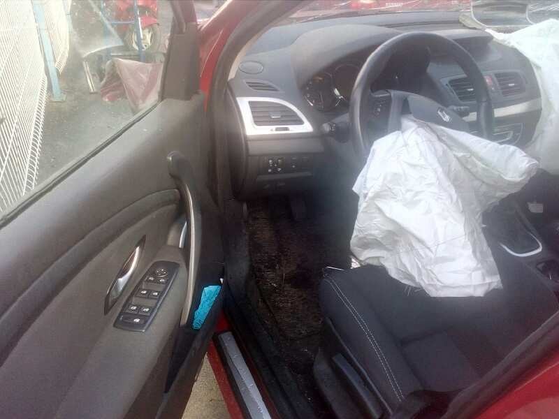 renault megane iii berlina 5 p del año 2009