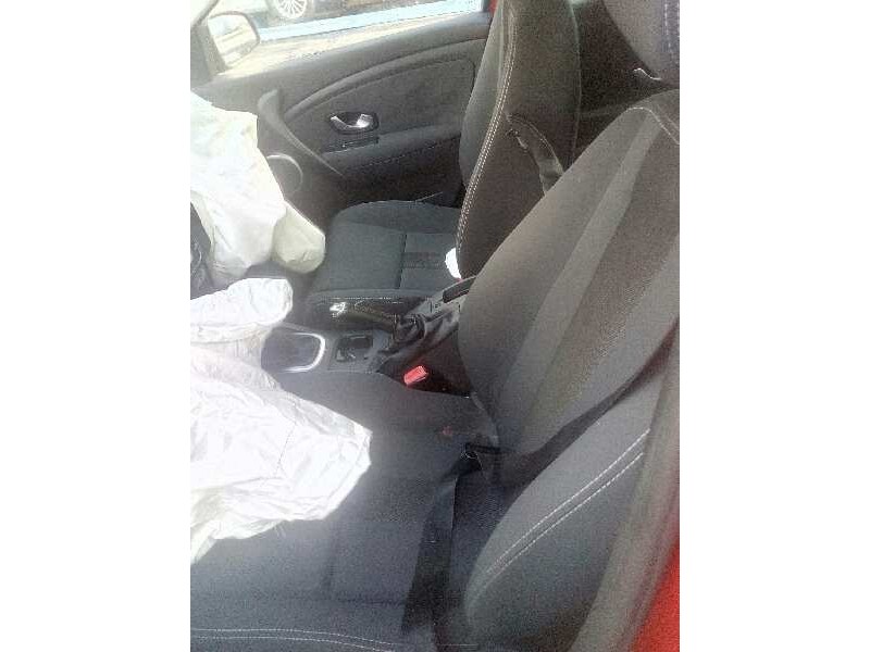 renault megane iii berlina 5 p del año 2009