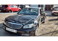 mercedes-benz clase c (w204) berlina del año 2010 2