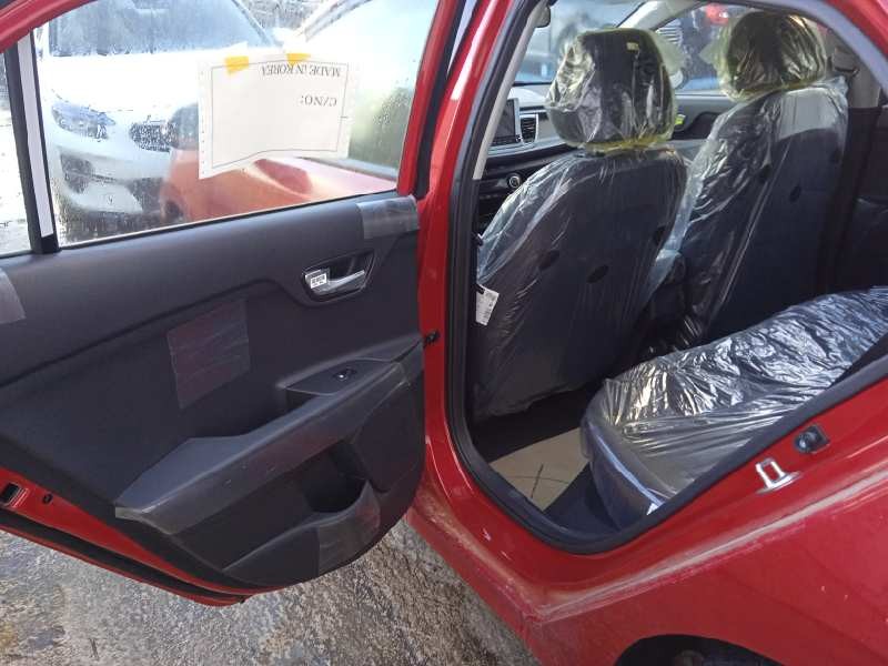 kia rio (yb) del año 2023