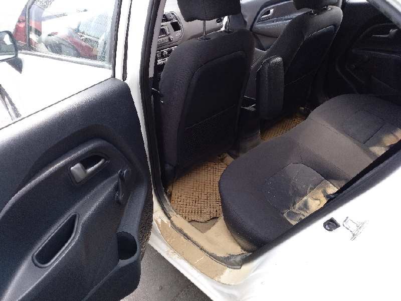 kia rio del año 2014