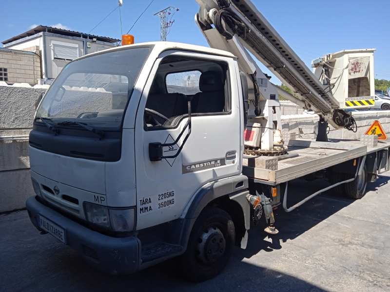 nissan cabstar (2001-...) del año 2001