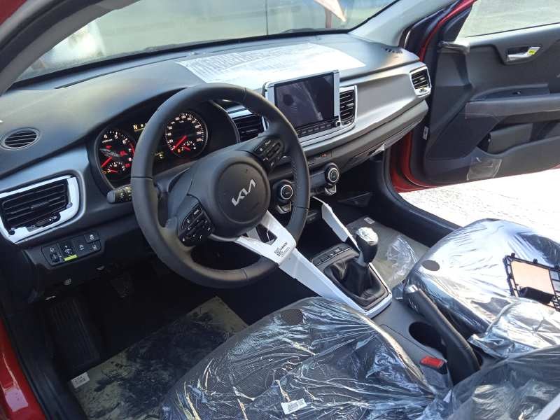 kia rio (yb) del año 2023