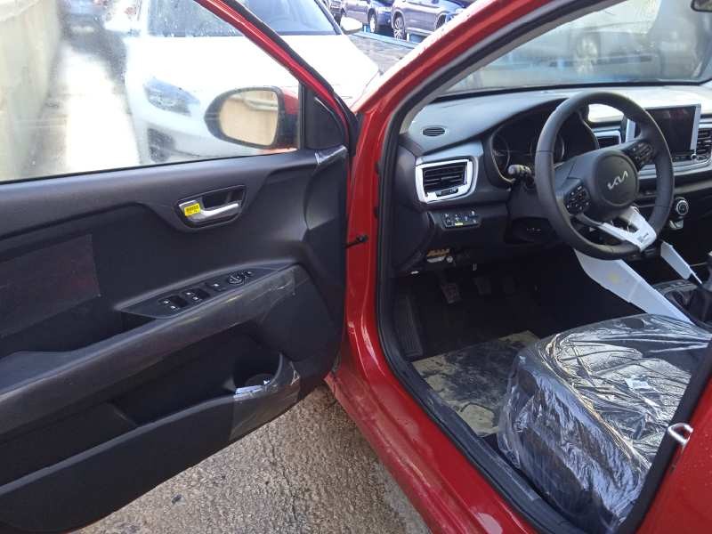 kia rio (yb) del año 2023