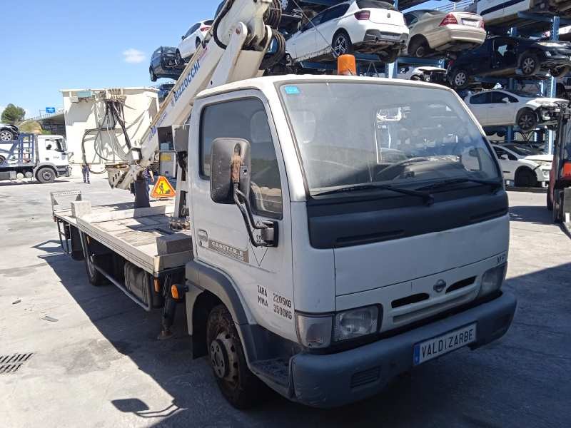 nissan cabstar (2001-...) del año 2001