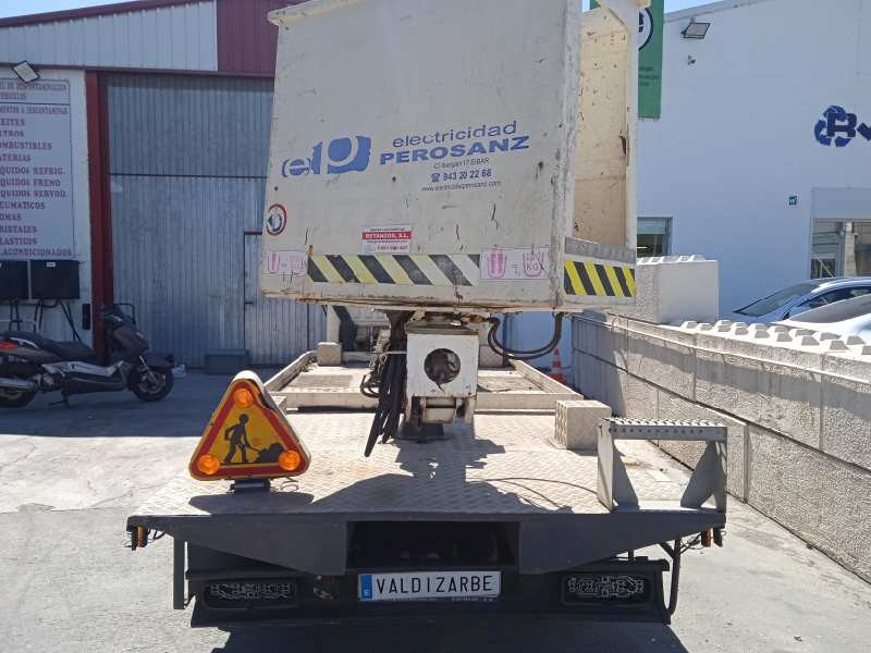 nissan cabstar (2001-...) del año 2001