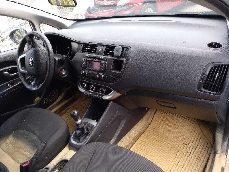 kia rio del año 2014