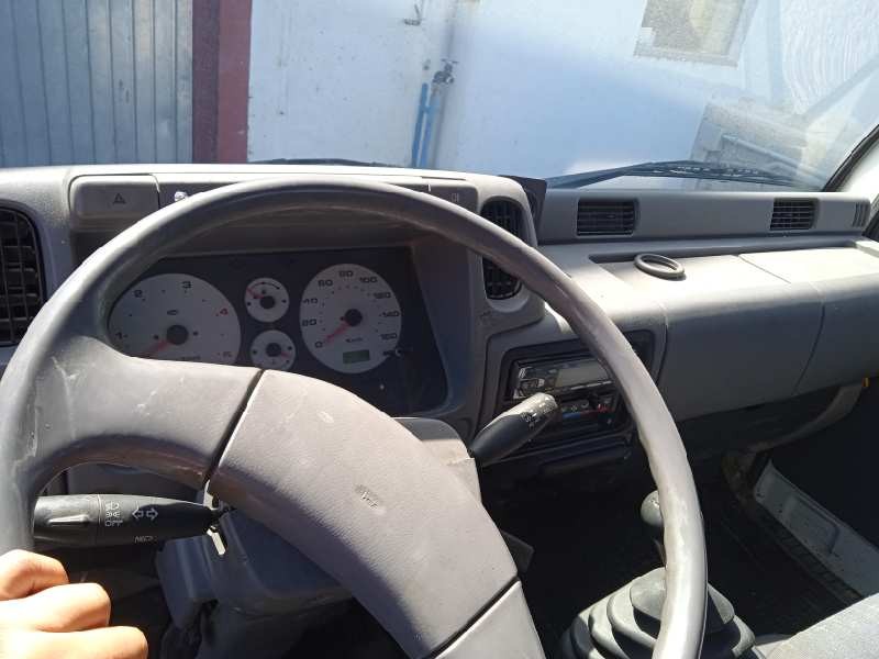 nissan cabstar (2001-...) del año 2001